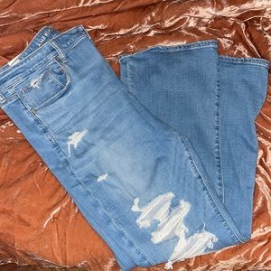 American eagle. 18 short. NWT. Distressed.